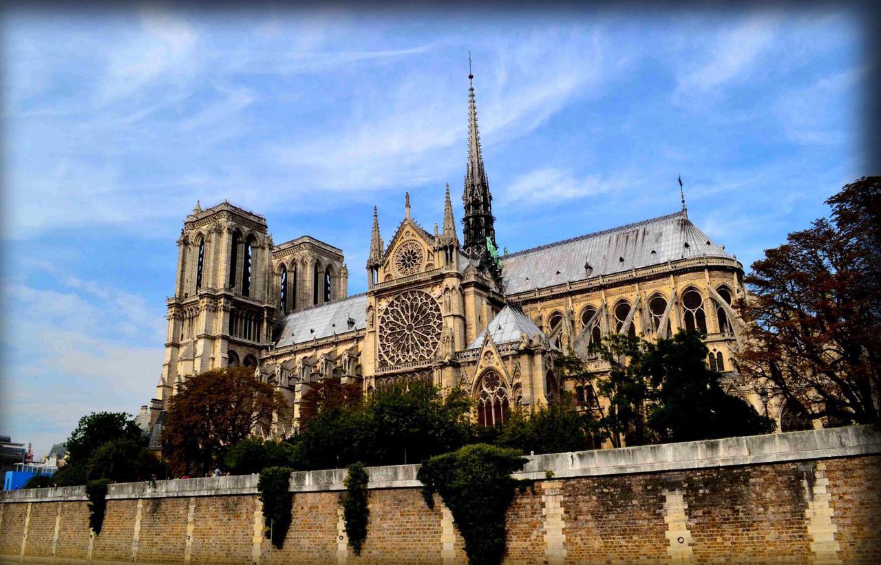 65-French Cancan St Denis Paryż Zewnętrze zdjęcie